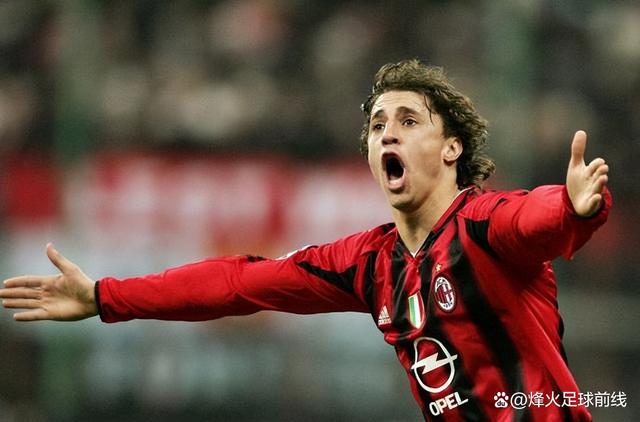 意大利球员连续破门，成为焦点人物