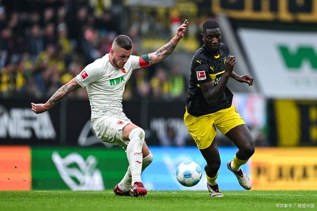 包含奥格斯堡球员表现出色，以出色发挥赢得比赛的词条