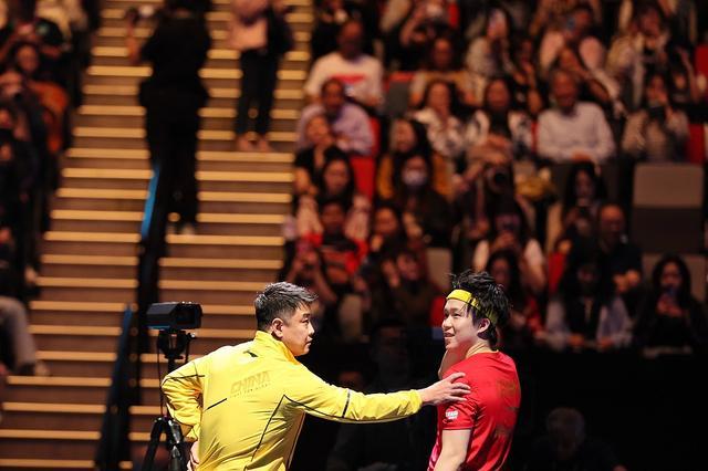 包含沙尔克遭遇连败，保级压力骤增的词条