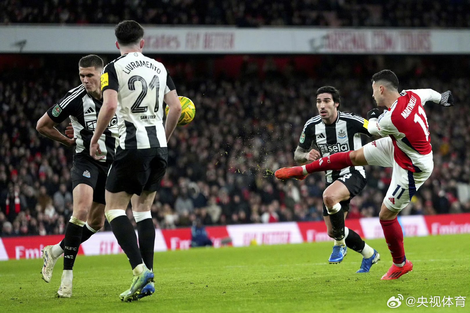 关于纽卡斯尔逆转战胜对手，取得宝贵三分的信息