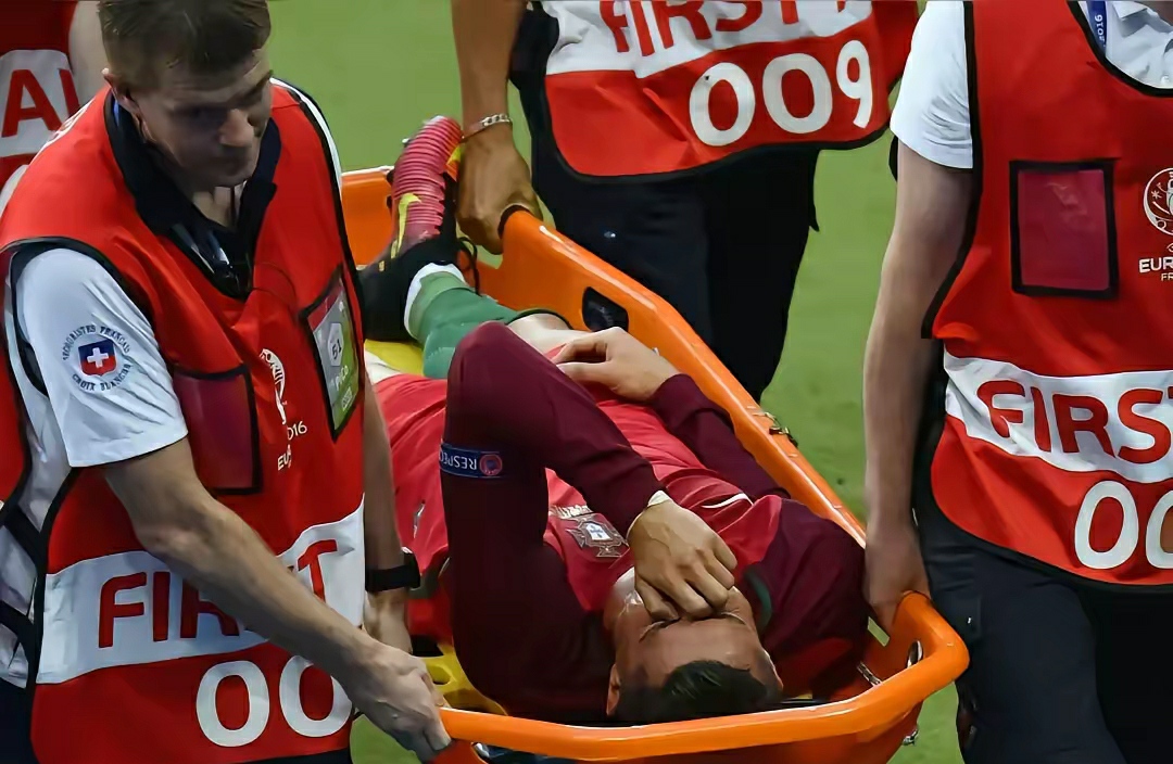 主力球员受伤,球队备战备受考验的简单介绍 主力球员受伤,球队备战备受考验的简单介绍