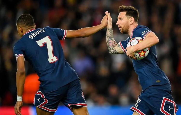 包含莱比锡红牛队连胜止步，陷入连败困境的词条