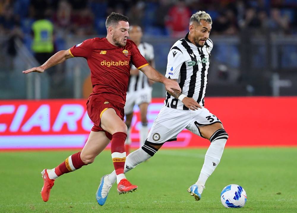 乌迪内斯击败对手,喜迎胜利 乌迪内斯击败对手,喜迎胜利