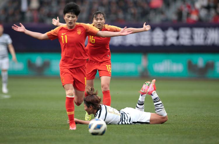 关于现场球迷巨幅横幅抗议,纷纷喊出心声的信息 关于现场球迷巨幅横幅抗议,纷纷喊出心声的信息