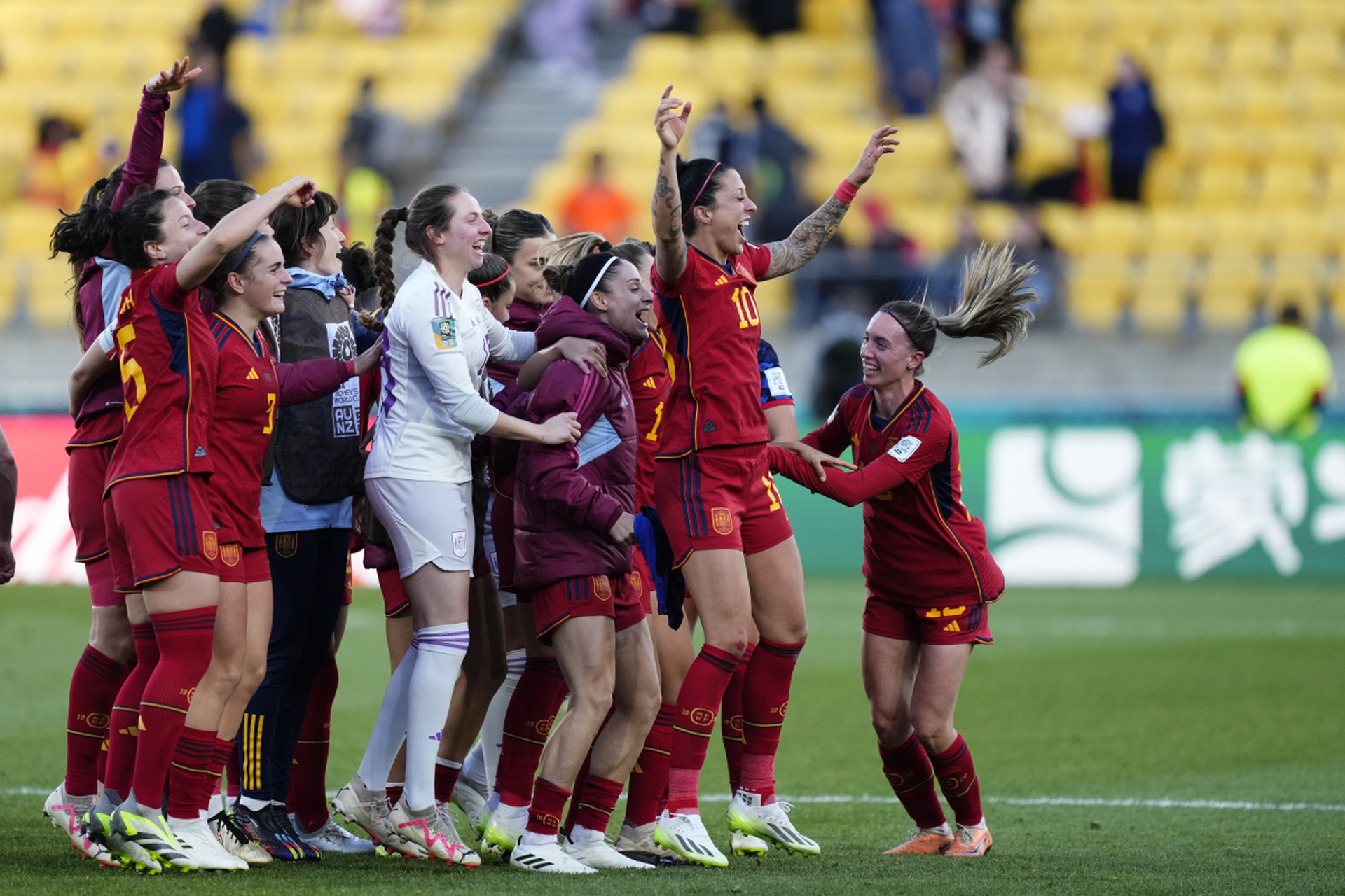 国际女足赛事展现极致风采!球队实力非凡 国际女足赛事展现极致风采!球队实力非凡