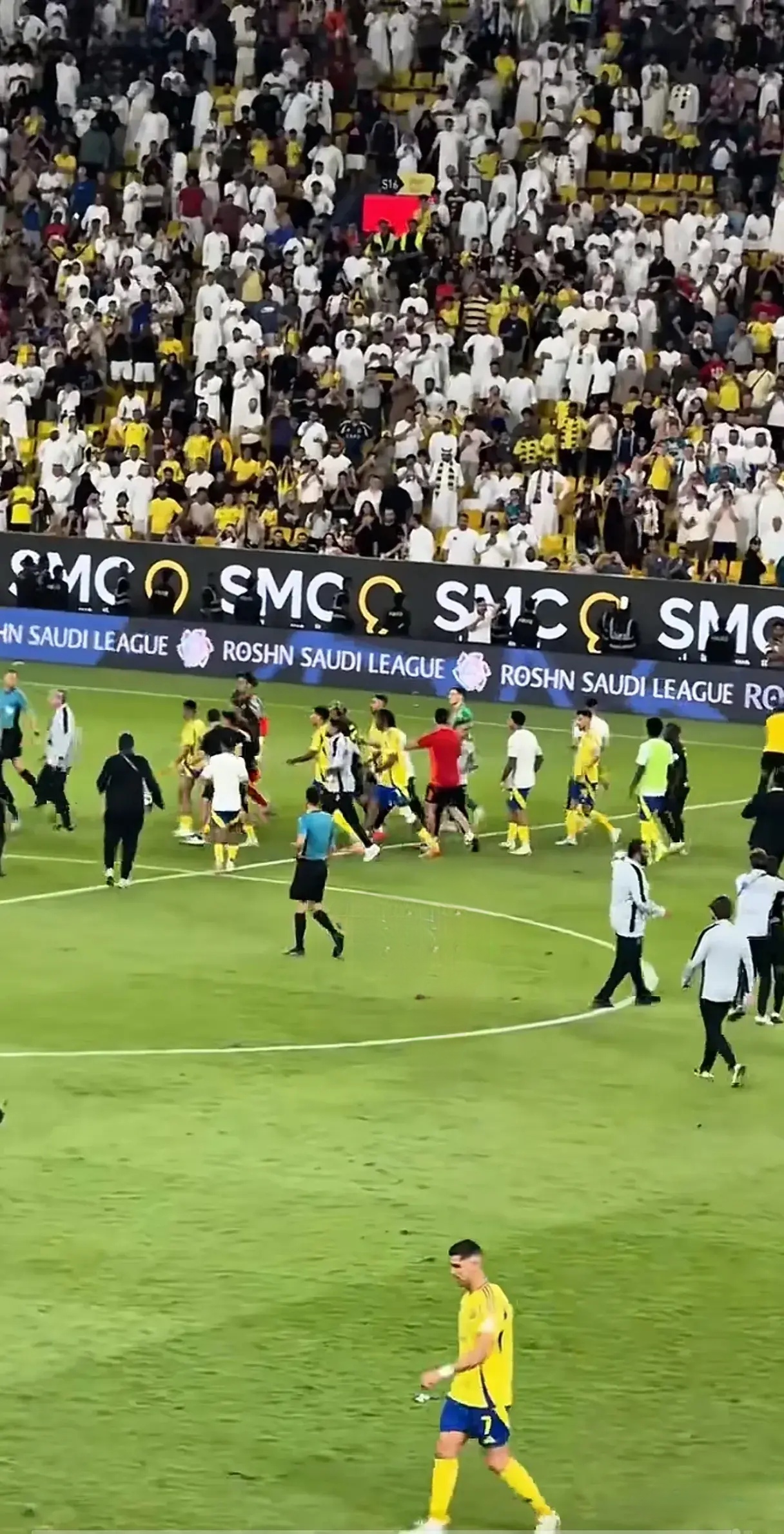 队员们全力以赴，沙特球队在亚冠比赛中迎来胜利