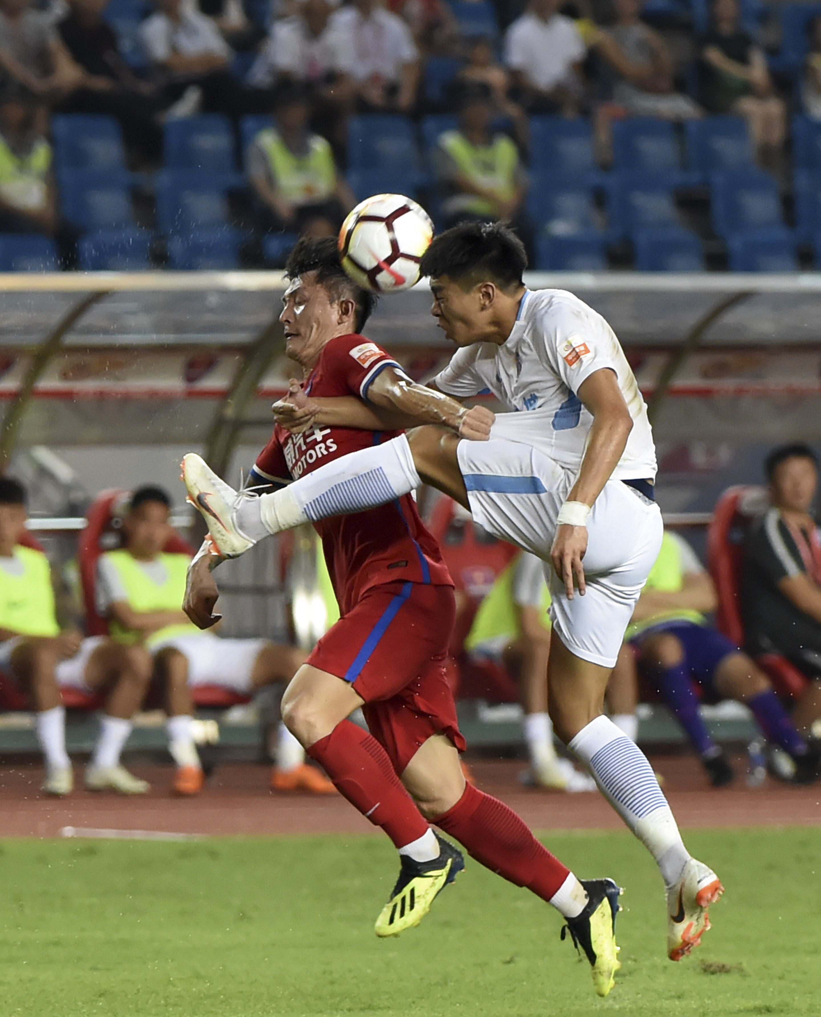 重庆斯威vs天津天海：胜负难测，火药味十足