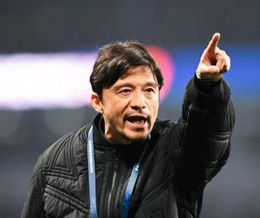 球队主教练因表现不佳遭遇下课风波 球队主教练因表现不佳遭遇下课风波