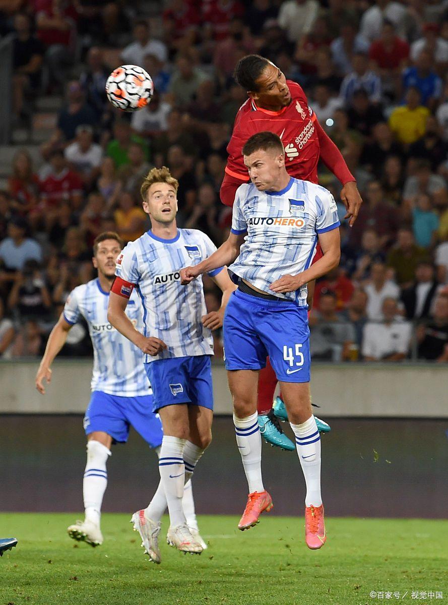 柏林赫塔队在比赛中战胜对手,取得胜利 柏林赫塔队在比赛中战胜对手,取得胜利