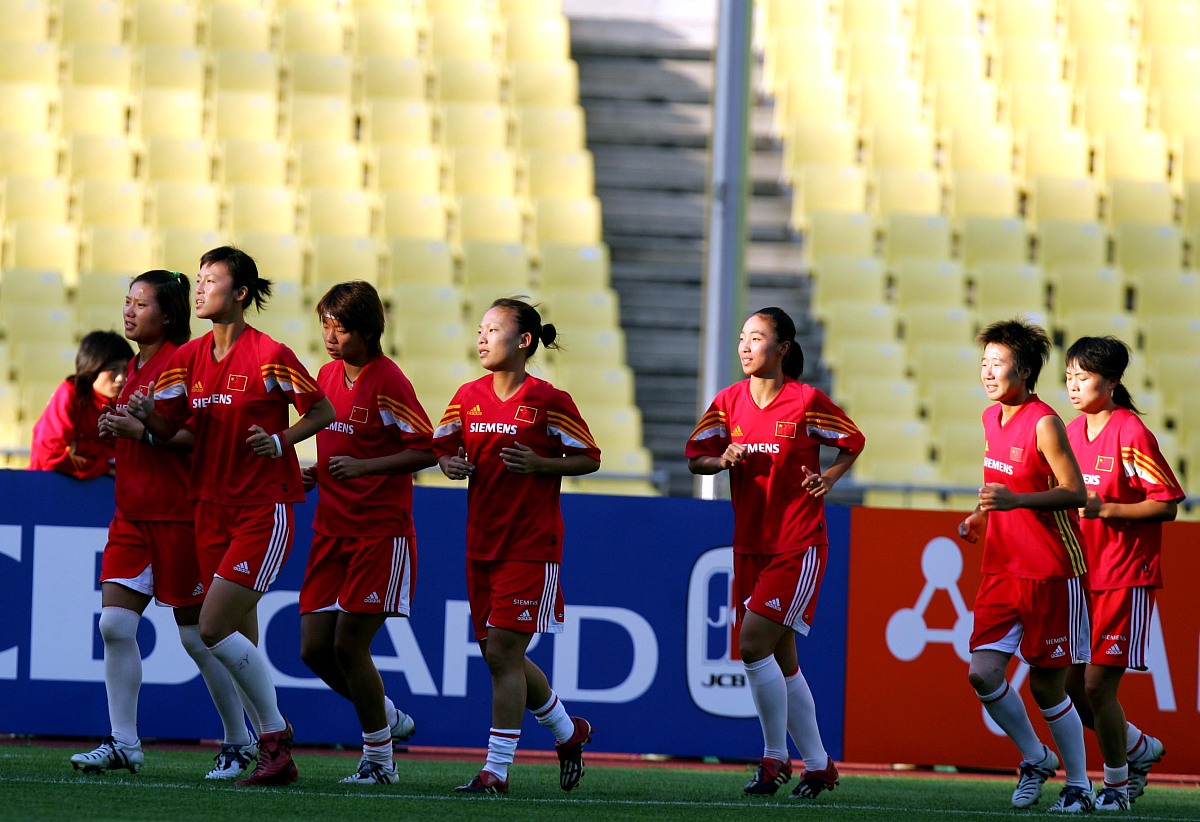 中国女足失利遭网友嘲笑,球队备战面临困境 中国女足失利遭网友嘲笑,球队备战面临困境