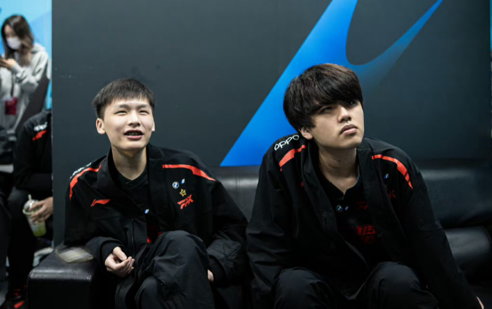 FPX力克C9，Jankos团战一打五激烈交锋全球总决赛，留下经典瞬间