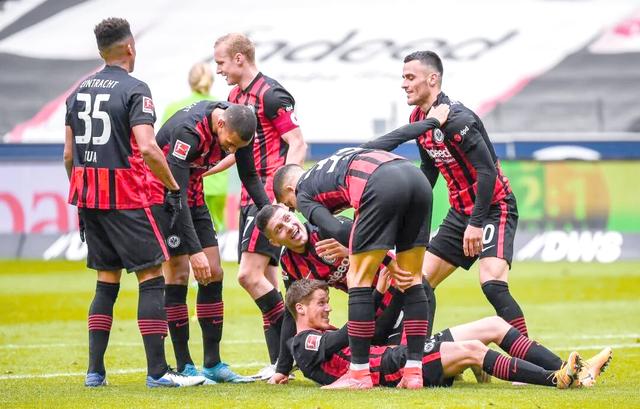 柏林联队员沉稳发挥，协力赢得胜利