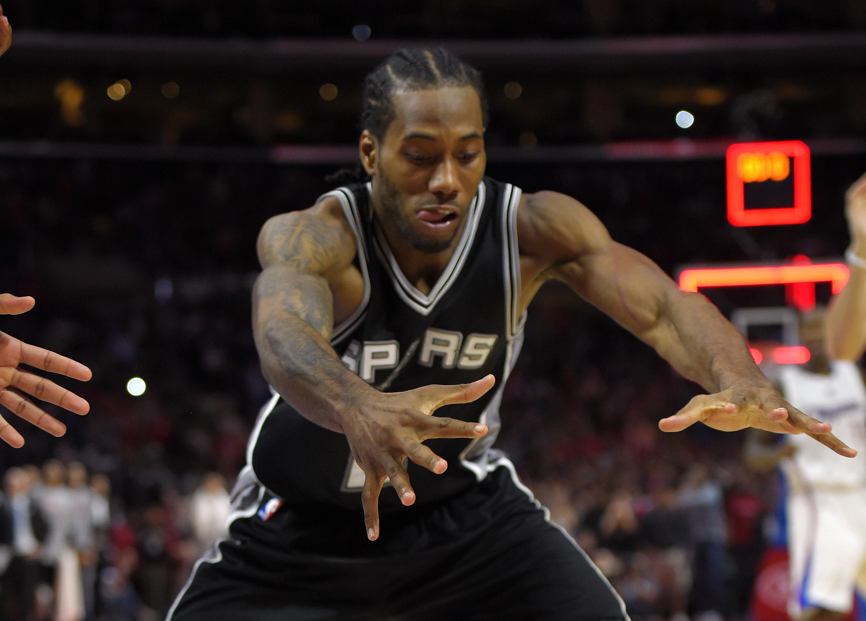 关于马刺卫冕之路曲折,伦纳德伤愈复出成球队最大变数的信息 关于马刺卫冕之路曲折,伦纳德伤愈复出成球队最大变数的信息