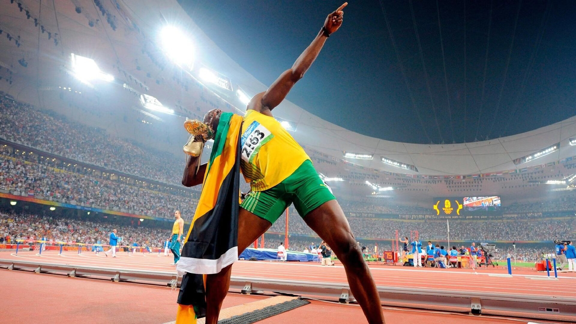 平行宇宙的哨响，当美加墨世界杯遇见广东篮球